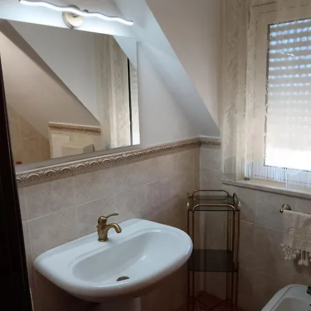 Mansarda Con Terrazzo A Apartamento *
