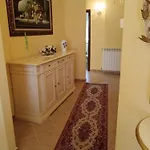 Mansarda Con Terrazzo A شقة *