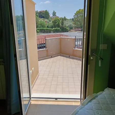 Apartment Mansarda Con Terrazzo A